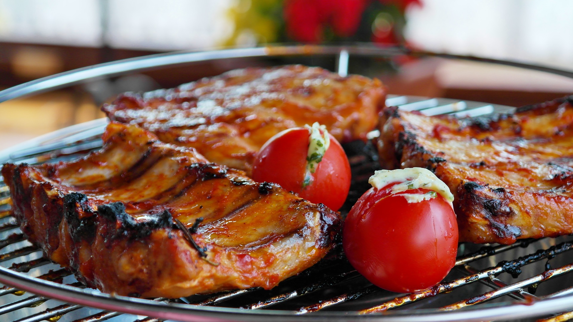 Spare ribs with tomatoes