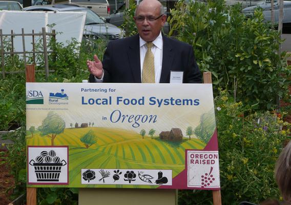 At a July 12 event, USDA Deputy Under Secretary for Rural Development Victor Vasquez congratulates grant recipients as well as partners working to advance Oregon’s local and regional food systems.
