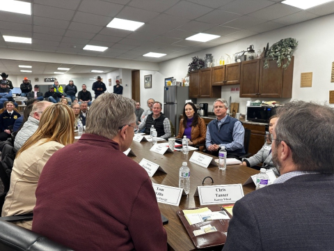 Secretary Rollins participated in a tour of the facility and met with leaders and workers of the plant